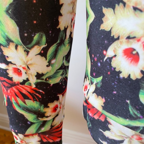 Hype long sleeve women’s shirt size 6, street style brand, psychedelic graphics - Picture 5 of 9